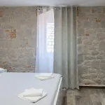 Guest house Elegant & 4*