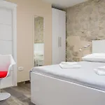 Guest house Elegant &