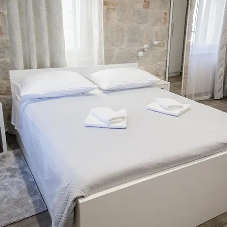 Elegant & Gostinjska kuća