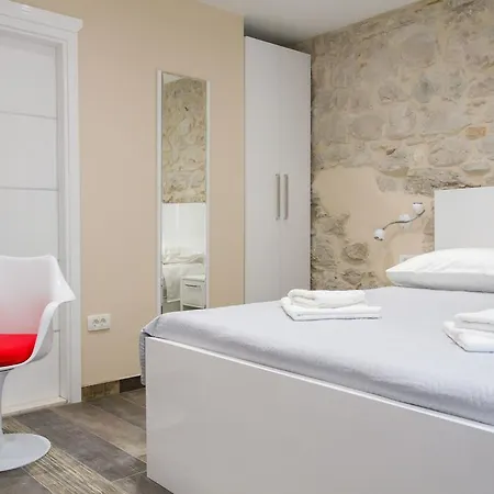 Guest house Elegant &