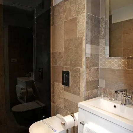 Elegant & Pensjonat 4*