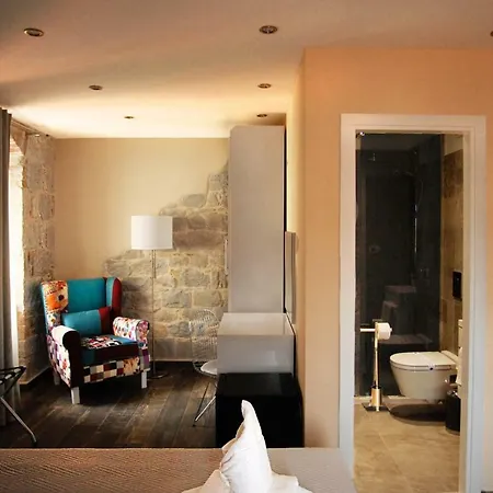 Elegant & Guest house