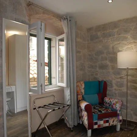 Guest house Elegant &