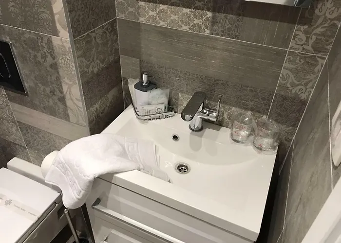 게스트하우스 Elegant & 4*