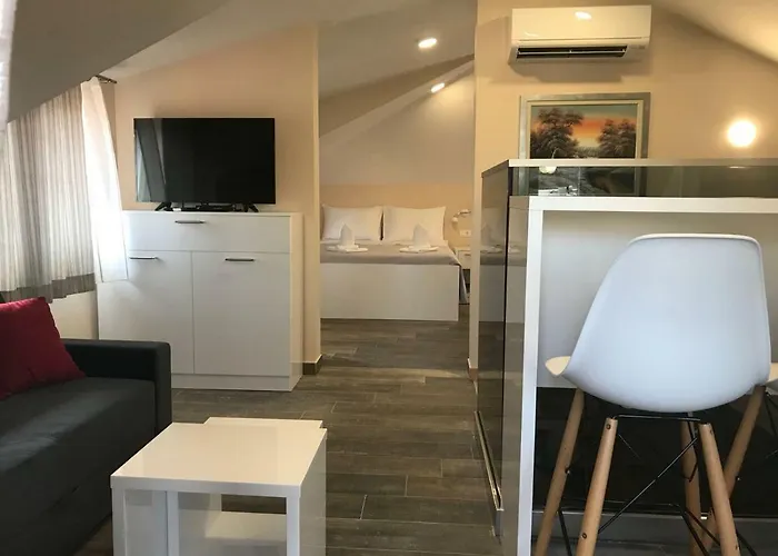 게스트하우스 Elegant & 4*
